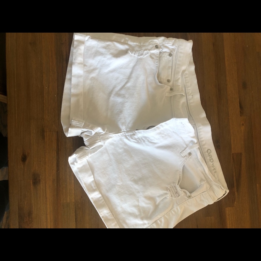 White distressed jean shorts